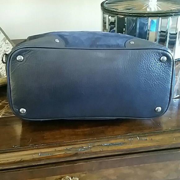 Coach Mickie satchel and wallet in suede - Picture 2 of 8